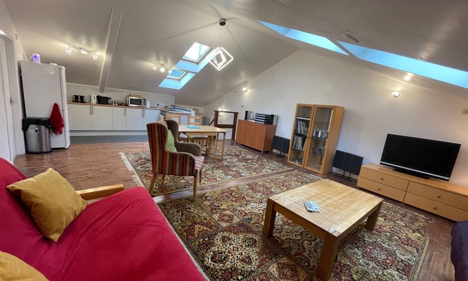 Clayton Bed & Breakfast | Barn apartment 1 Bedroom + 2 Futon in Lounge