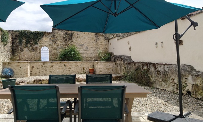 La Tour-Blanche-Cercles Cottage | Barn cottage