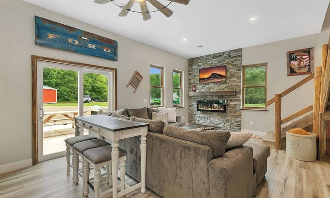 Isle Cabin | Barn on Lake Mille Lacs – Sauna, Fishing, Relax