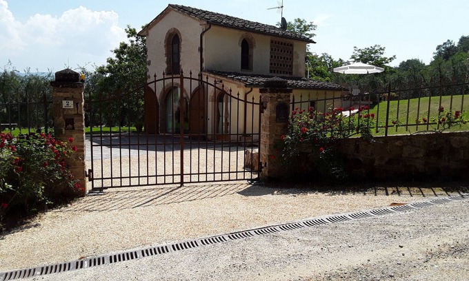 Poggiarello Villa | Barn with private swimming pool very close to San Gimignano, Siena, Volterra and Florence