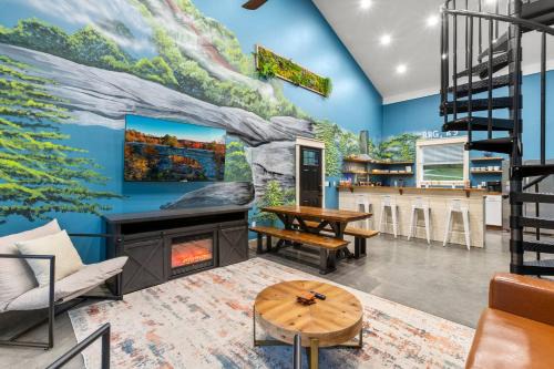 Stanton House | Barndo/Ample Parking/Access to Red River/Hot Tub