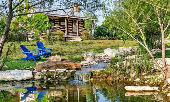 Fredericksburg Resort | Barons CreekSide Resort