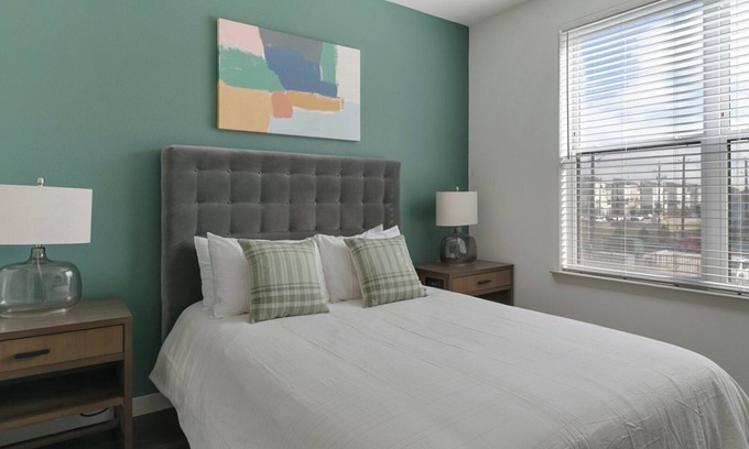 Northside Apartment | Barsala l Modern 1BD in Houston’s East Downtown District