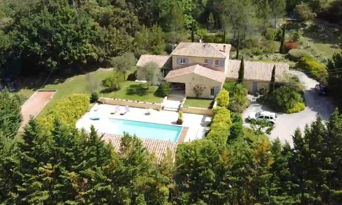 Brignoles Villa | Bastide Provençale de 220m2,sansvis à vis Avec Piscine sur un Terrain de 10000m2