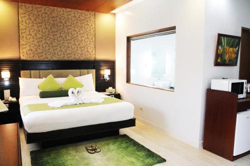 Batangas City Resort | Batangas Country Club