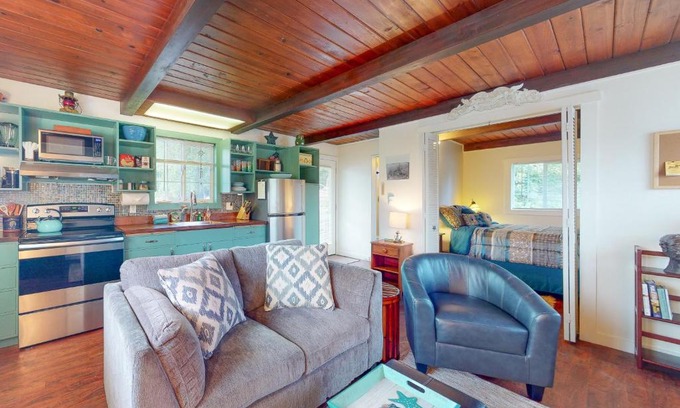 Winchester Bay Apartment | Bay Bliss #2