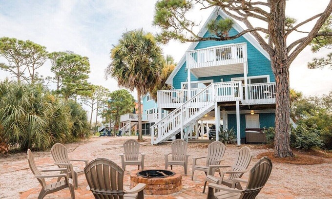 Cape San Blas Cabin | Bay Front w Dock! Hot tub, Beach across the street, Pet friendly