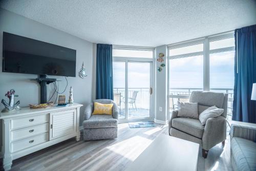 Crescent Beach House | Bay Watch Resort M. 1012-Oceanfront-Crescent Beach Section