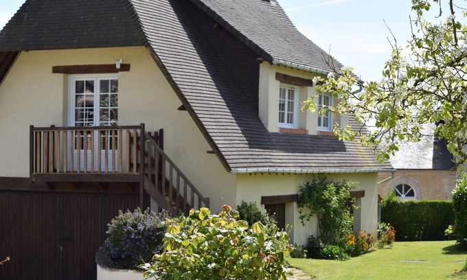 Agy Cottage | Bayeux Agy: Country Cottage/Gite - Agy