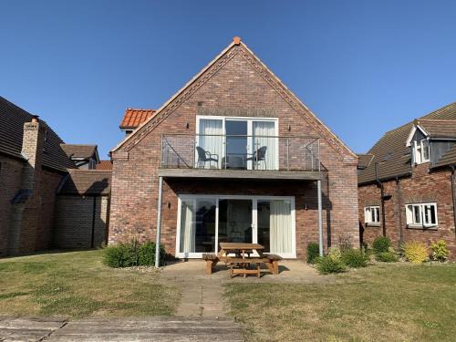 Filey House | Bayside at The Bay Filey, sleeps 10 in 4 bedrooms, pet-free