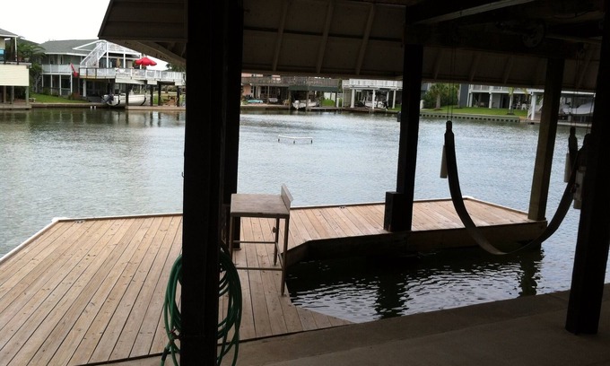 Jamaica Beach House | 'Bayside Hideaway' Jamaica Beach Canal, Sleeps 8, 3 BR-3 Full Bath