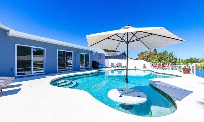 Bay Crest Park House | Bayside Retreat with Backyard Oasis