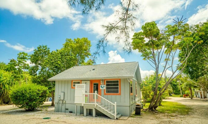 Captiva House | Baywatch Cabin- Boat Dock on the Channel