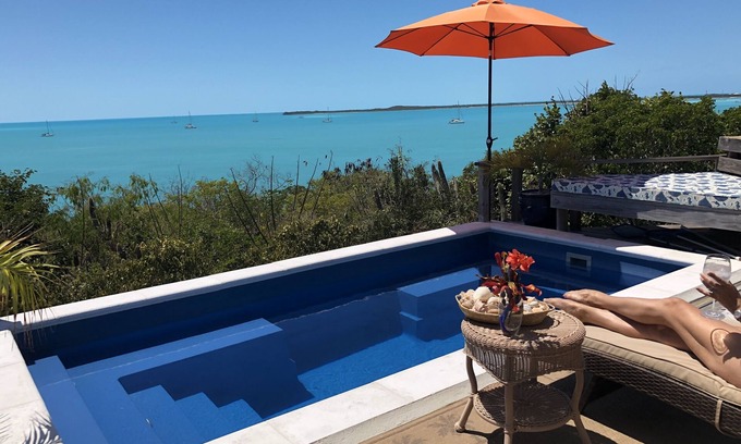 Salt Pond House | Baywatch House -Beautiful Private 3 Bedroom House on a Private 4 Acre Estate