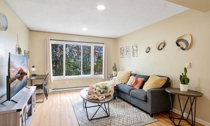 Highline Apartment | BD35 2b1b Apt Unit 2 @S Seattle close to airport