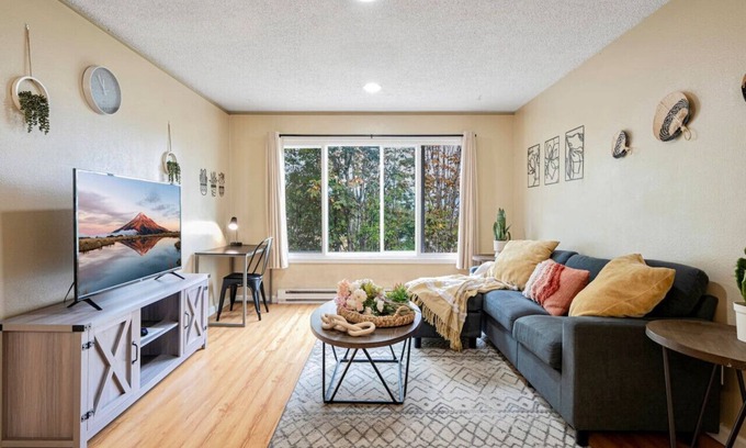 Highline Apartment | BD35 2b1b Apt Unit 4 @S Seattle close to airport