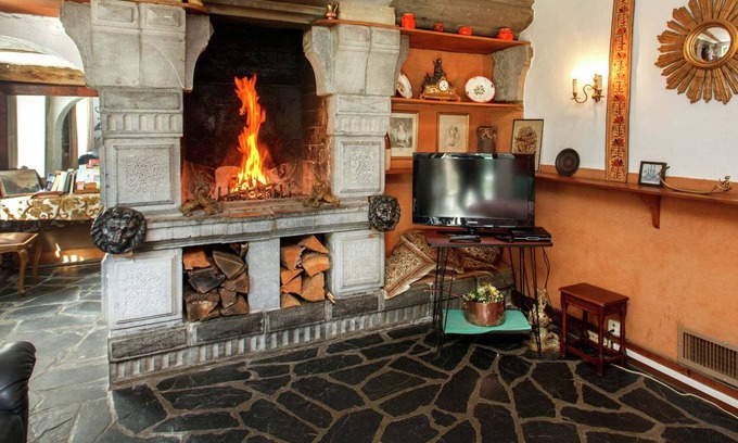 Tenneville House | Holiday Home in Lavacherie with Terrace