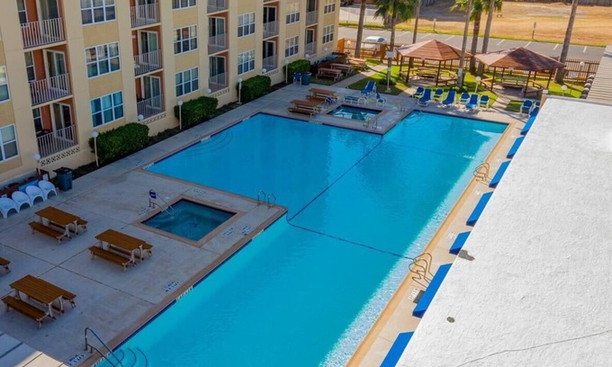 South Padre Island Condo | *Beach access Condo * Nice pool/hot tub area w/bbq (Gulfview I – #213) by RedAwning