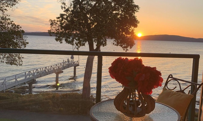 Yellow Point Condo | Beach Bliss oceanfront king studio. Balcony, pool, hot tub, dock. Fall rates!