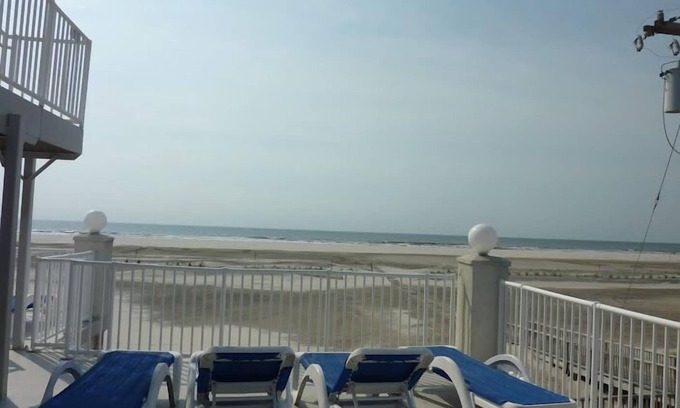 Wildwood Crest Condo | Beach Block Condo with Pool in Beautiful Wildwood Crest!