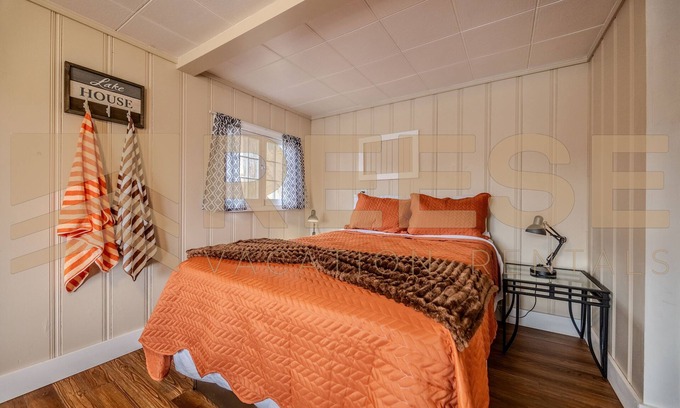 Lake Ozark House | Beach Cabin #3, Private/Shared Beach - Cabin #3