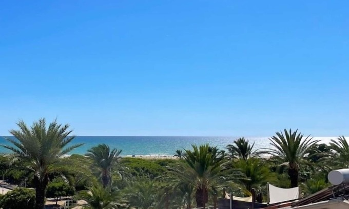 Vilanova I la Geltru Apartment | Beach Front Apartment with Sea Views