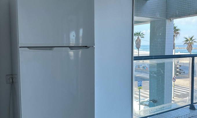 Kerem HaTeimanim Condo | Beach front 2-bedroom with Water View in Tel Aviv-Yafo