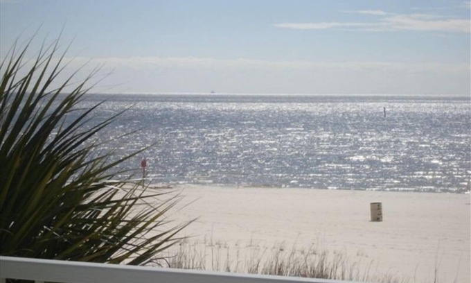 Biloxi Condo | BEACH FRONT CONDO JUST STEPS FROM THE POOL AND BEACH! NEW $189 NIGHTLY RATE.