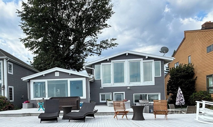 North Greece House | Beach front escape! Serene Views with Ultimate Relaxation! Your getaway awaits!