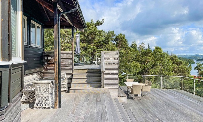 Sveio House | Beach front home in Førde i Hordaland