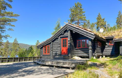 Dølemo House | Beach Front Home In Dølemo With Wifi