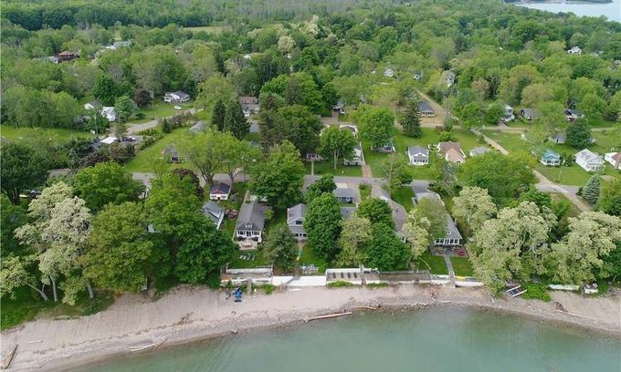 Lake Erie Beach House | Beach Front Lux on Grandview Bay (sleeps 8, AC, year round)
