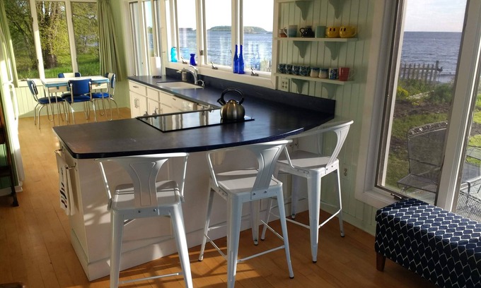 Marquette House | Beach Home on McCarty's Cove!nWalk out your home right onto the beach!