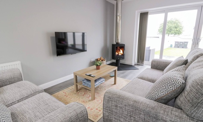 Stranraer Cottage | BEACH HOUSE, family friendly, country holiday cottage in Stranraer