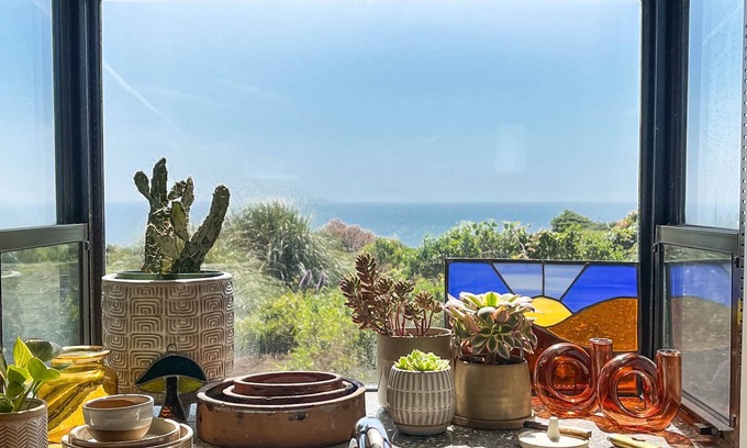 Bolinas House | BEACH HOUSE WITH EPIC VIEWS - cedar hot tub, curated interior