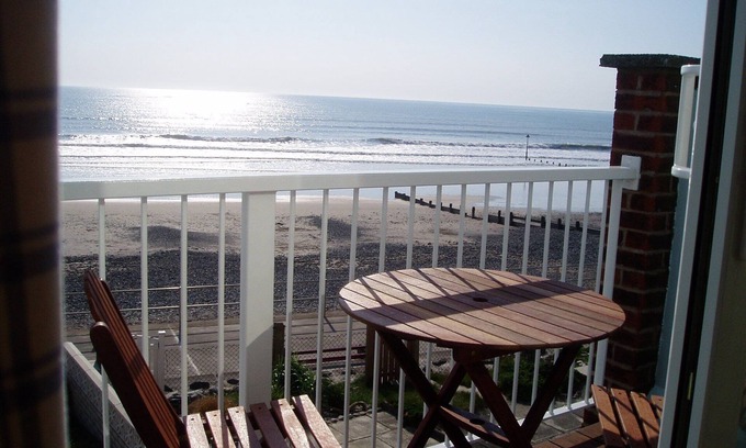Tywyn House | Beach house with spectacular sea views, direct access to beach, glorious sunsets
