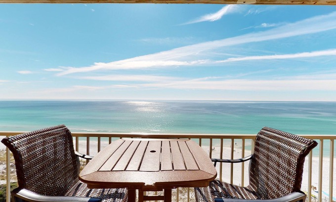 Sandestin Condo | Beach Manor 1110 - immaculate beach condo~clean~2 private balconies