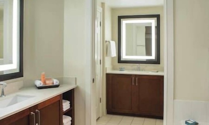 Bermuda Riviera Hotel | Beach Place Tower, Ft Lauderdale Florida