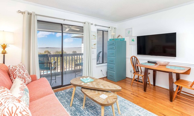 Tybee Island Condo | Beach Racquet A313 | Community Pool + Beach Access