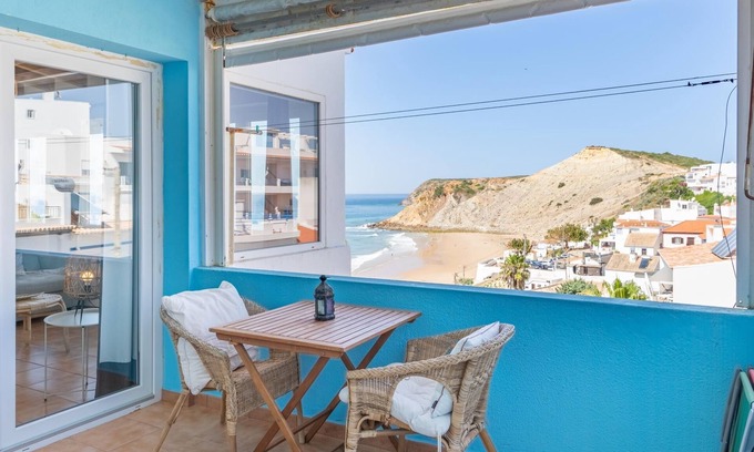 Burgau Apartment | Beach Retreat in Burgau