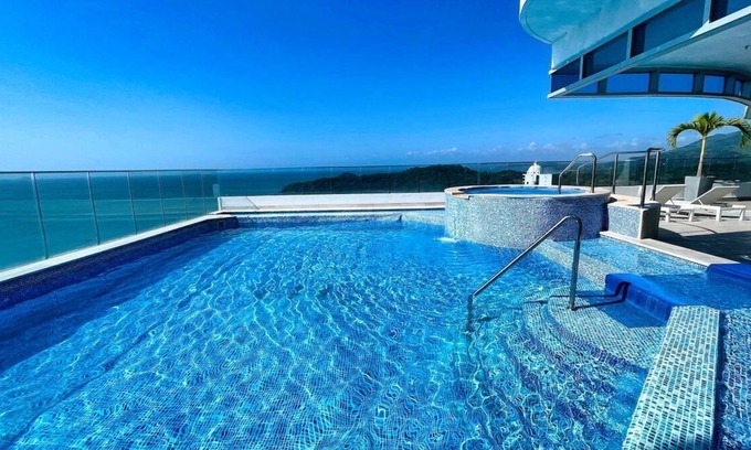 Panama City Apartment | Beach, Rooftop + Infinity Pool, 1 bed/2bath Condo