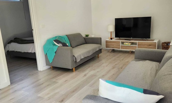 Rye Villa | Beach Shack @ Rye - 500 meters to the beach and shopping strip
