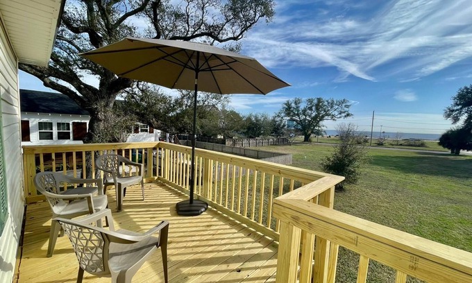 Gulfport House | Beach & Sunset views Cottage! Close to Downtown