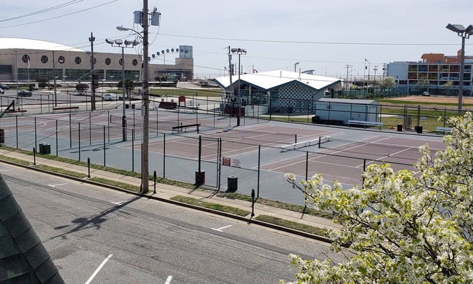 Wildwood Condo | Beach Waves Escape! LOCATION! Convention Center! Fox Park! Pet Friendly!