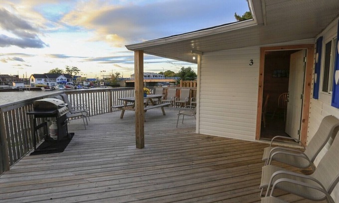 Wasaga Beach Cottage | Beach1*com - Riverfront Cottage 3 - Wasaga Beach