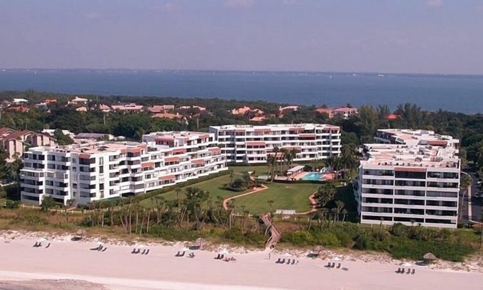 Longboat Key Condo | Beachfront 2BR 2 BA at Players Club by FVC