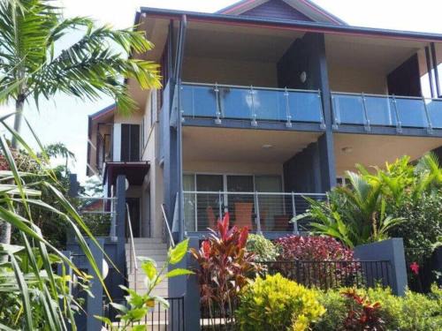 Mission Beach Apartment | Beachfront Apartment 1 Beachfront Haven - 1 bed