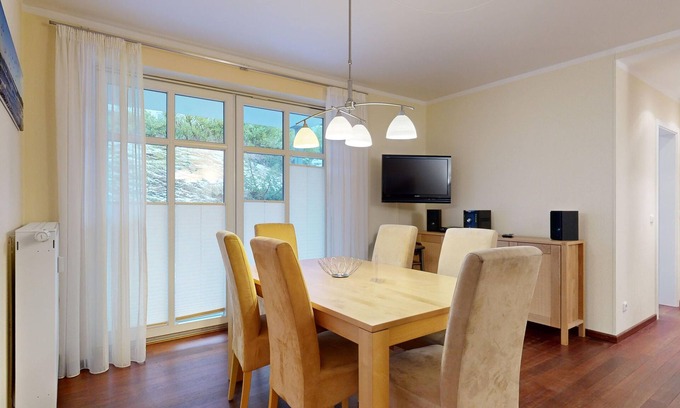 Binz Apartment | Beachfront apartment Caspar David 02 in Binz, (ID 002) - Caspar David 02