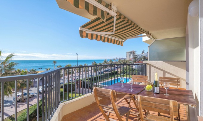 Fuengirola Apartment | Beachfront Apartment with Sea View, Pool, Garden, Terrace, Balcony, A/C & Wi-Fi