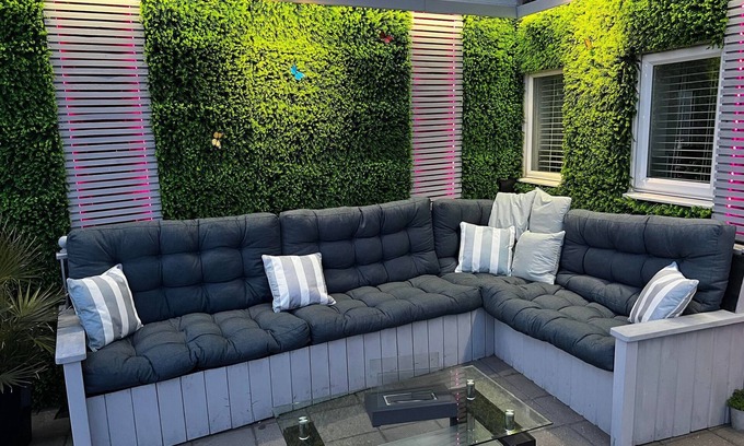 Hastings Apartment | Beachfront apartment with terrace (pet friendly)
